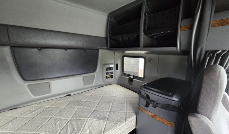 2020 INTERNATIONAL LT625 6X4 full