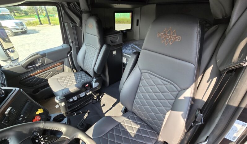 2025 INTERNATIONAL HX520 SN493988 full