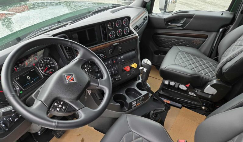 2025 INTERNATIONAL HX520 6X4 SN282824 full