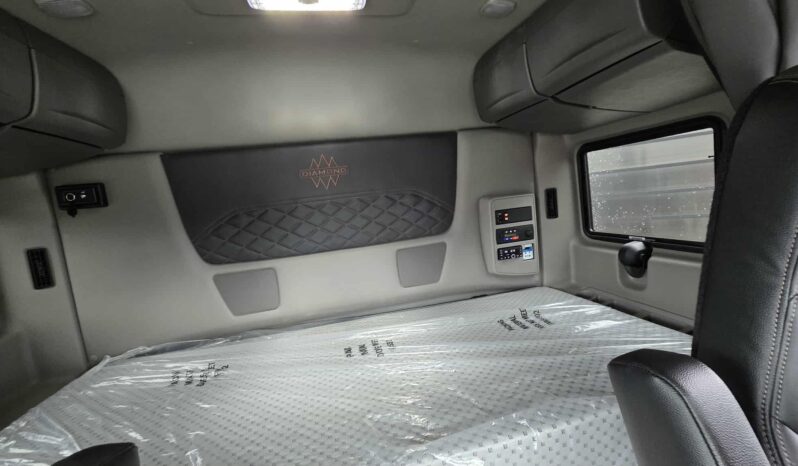 2025 INTERNATIONAL HX520 6X4 SN282824 full